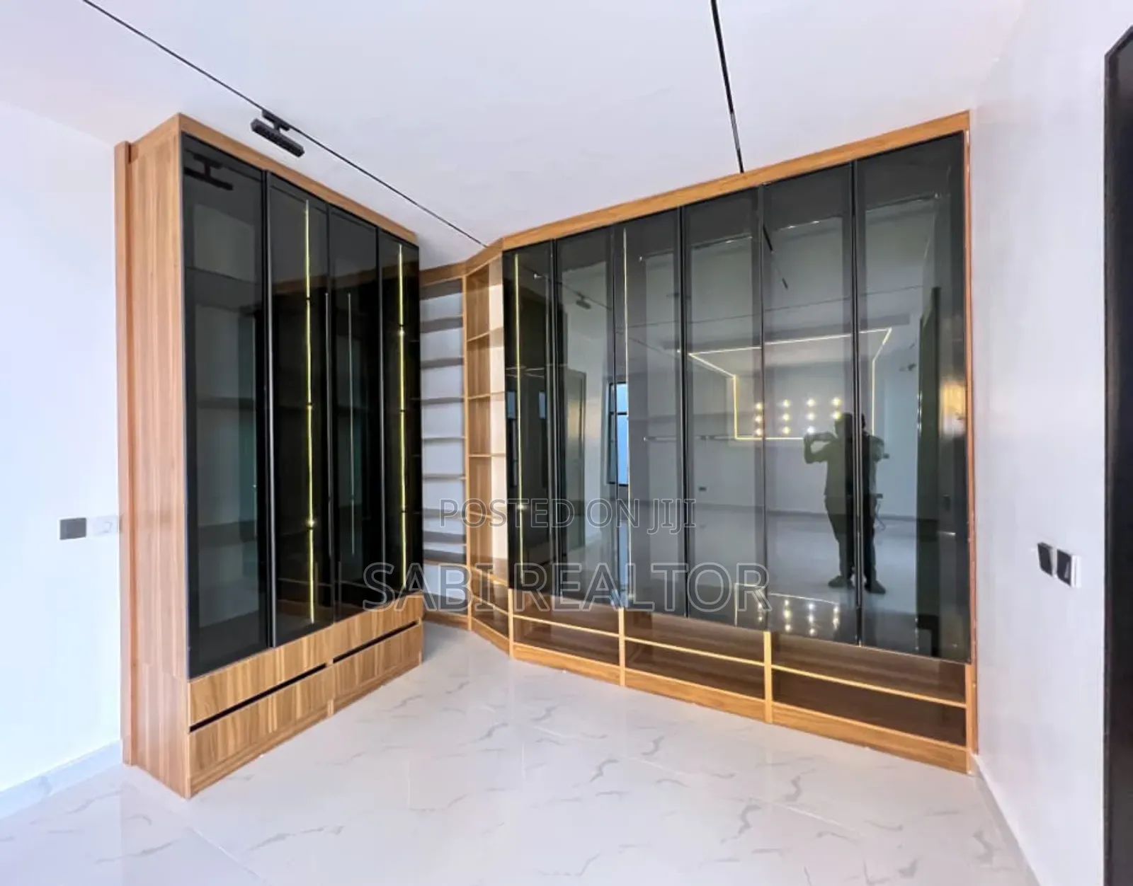 Furnished 5bdrm Duplex in Ikate for sale in Ikate