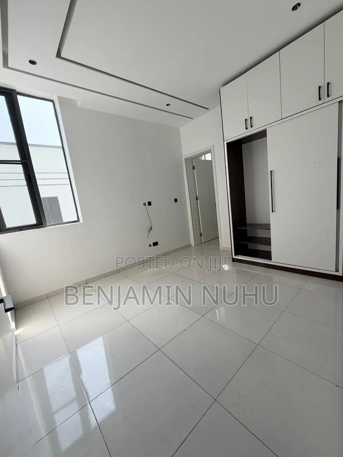 2bdrm Block of Flats in Lekki Right for sale in Lekki Phase 1