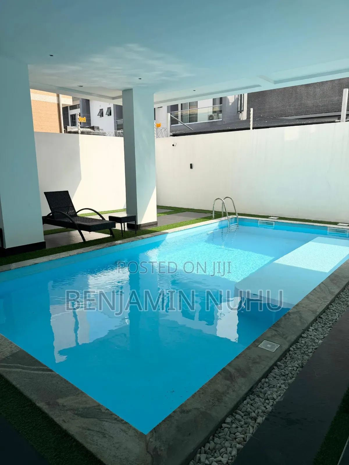 2bdrm Block of Flats in Lekki Right for sale in Lekki Phase 1