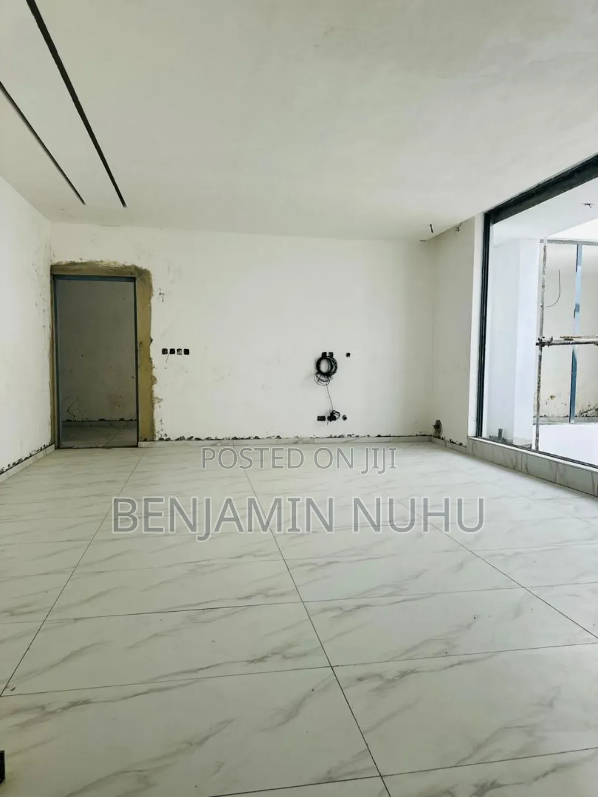 2bdrm Block of Flats in Lekki Right for sale in Lekki Phase 1