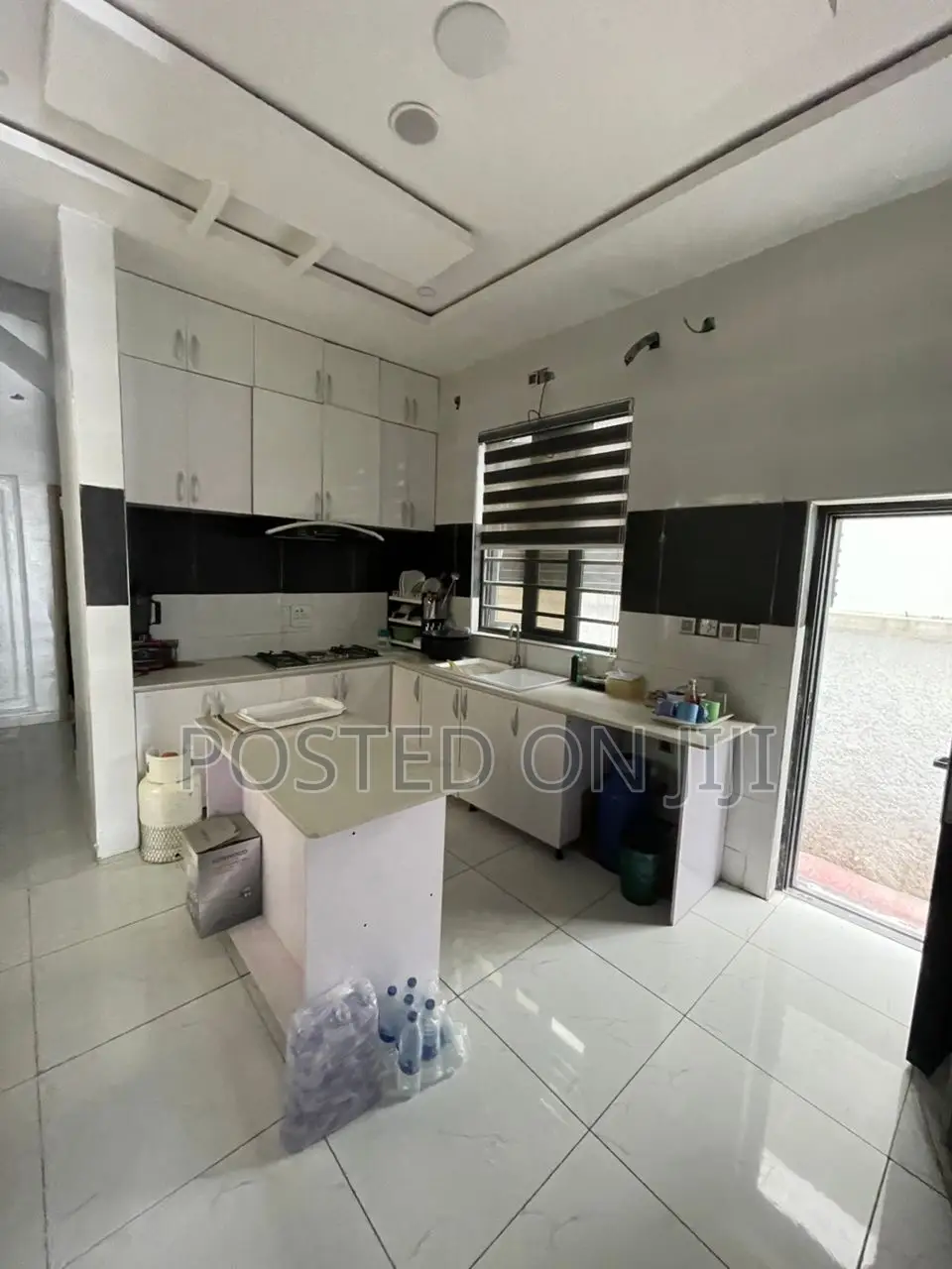 4bdrm Duplex in Ikota Gra, Lekki Phase 2 for sale in Lekki Phase 2