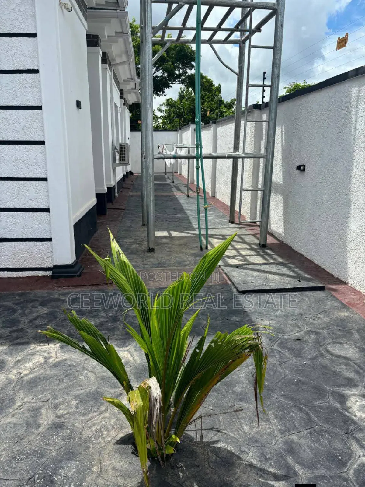 4bdrm Bungalow in Faruku Soka for sale in Soka