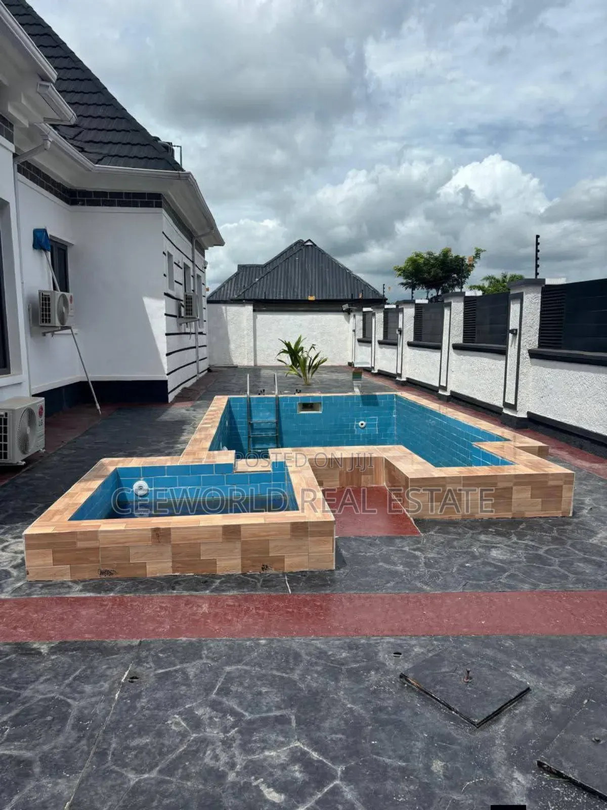 4bdrm Bungalow in Faruku Soka for sale in Soka
