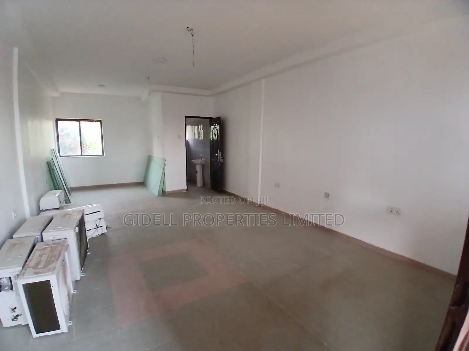 32sqm Office / Shop Spaces on All Floors in a Plaza in Wuse 2