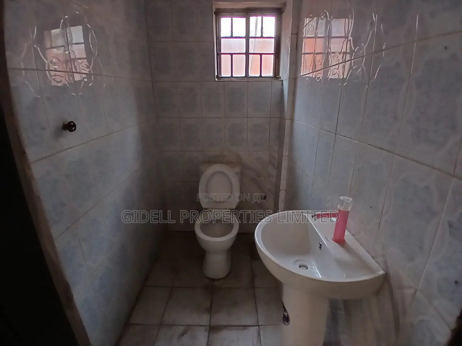 32sqm Office / Shop Spaces on All Floors in a Plaza in Wuse 2