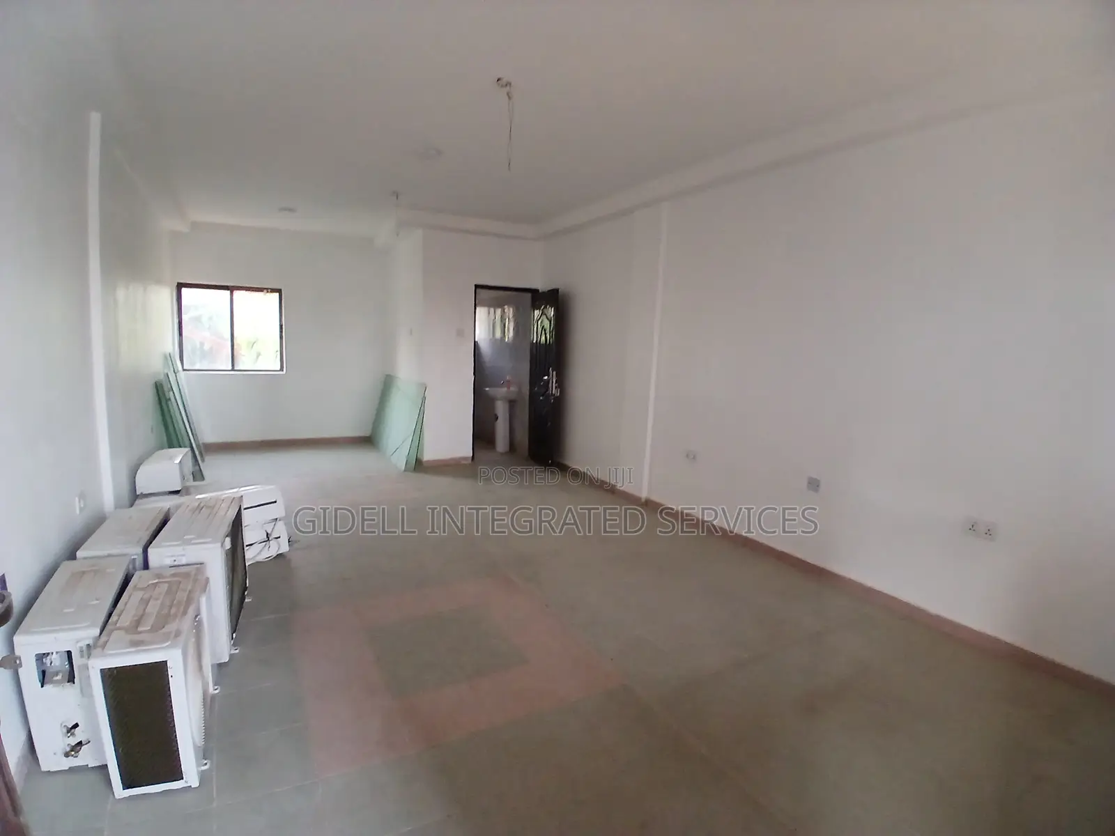 32sqm Office / Shop Spaces on All Floors in a Plaza in Wuse 2