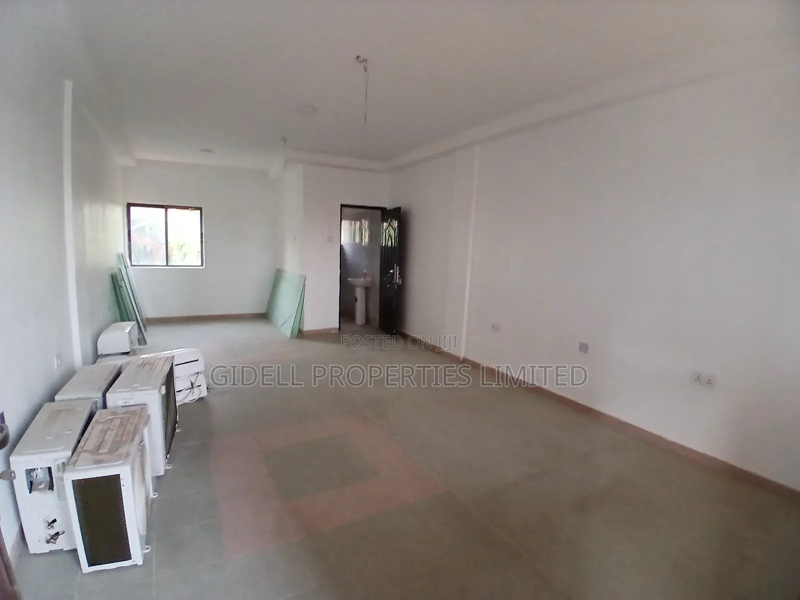32sqm Office / Shop Spaces on All Floors in a Plaza in Wuse 2