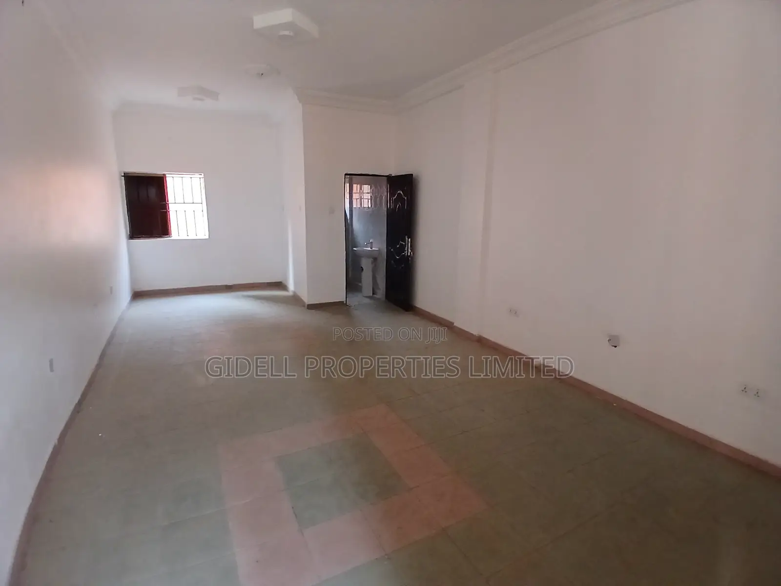 32sqm Office / Shop Spaces on All Floors in a Plaza in Wuse 2