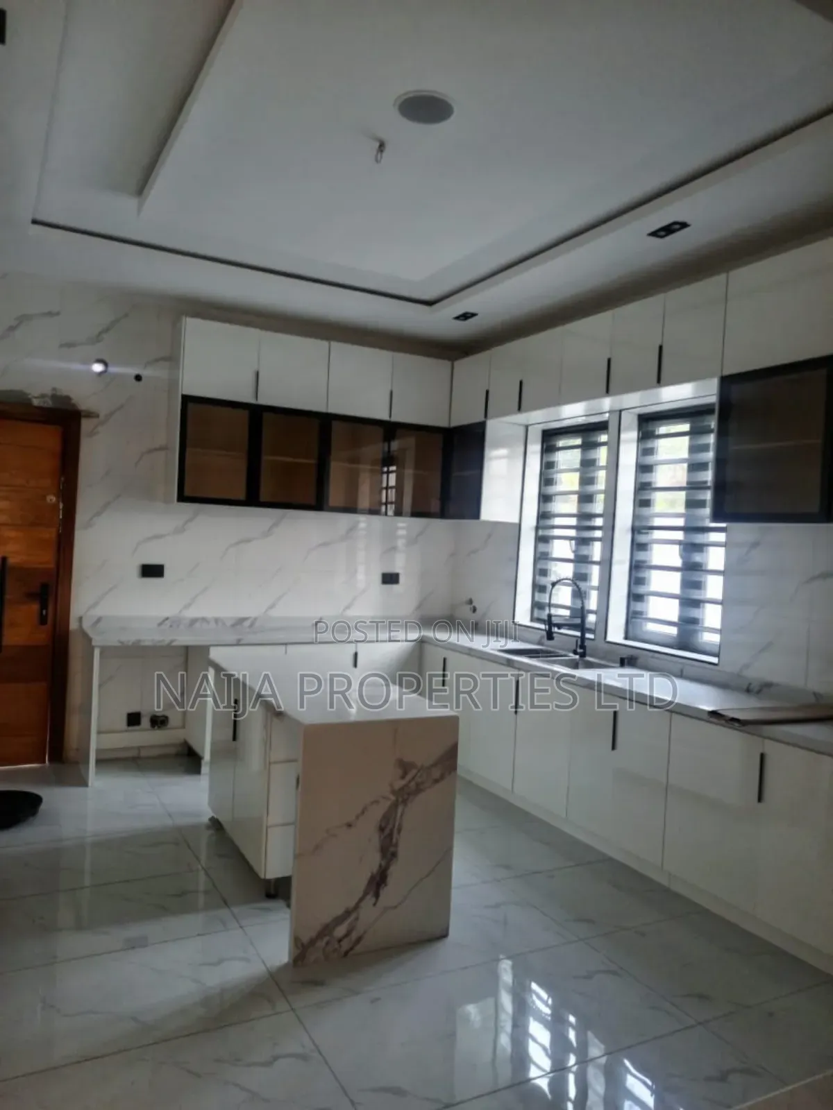 5bdrm Duplex in Mobil Rd, Ajah for rent in Ajah