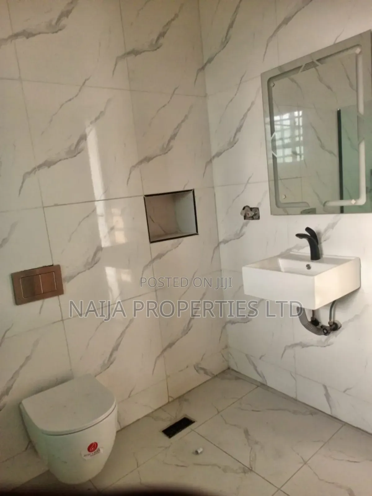 5bdrm Duplex in Mobil Rd, Ajah for rent in Ajah