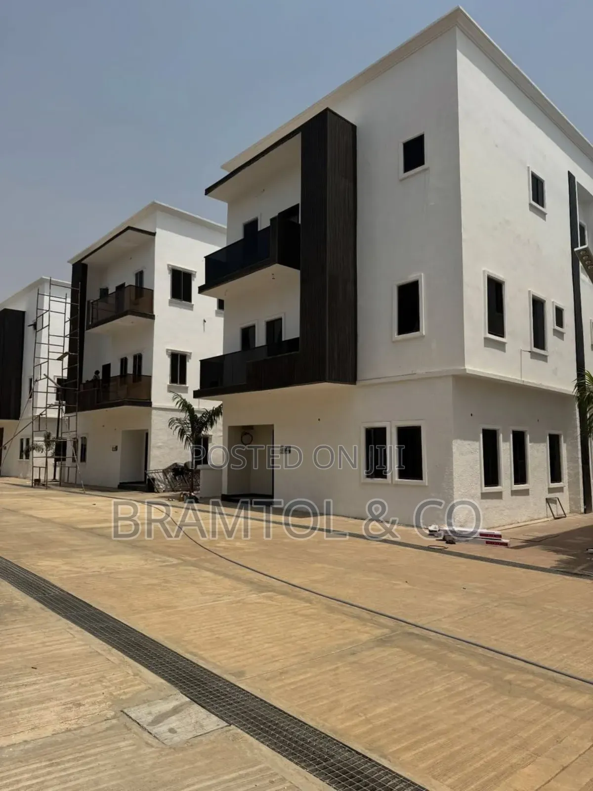 5bdrm Duplex in Jahi for sale in Jahi