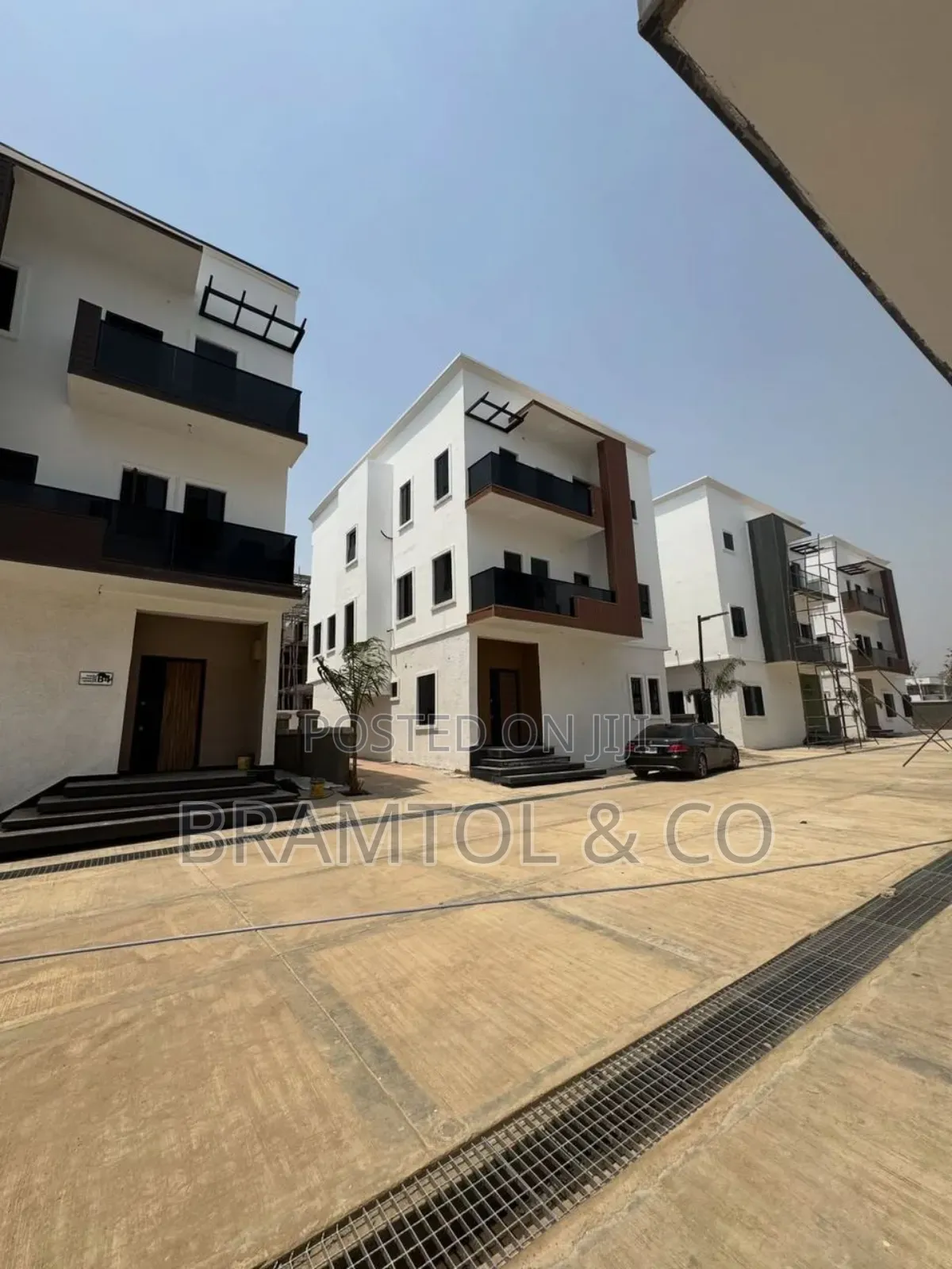 5bdrm Duplex in Jahi for sale in Jahi