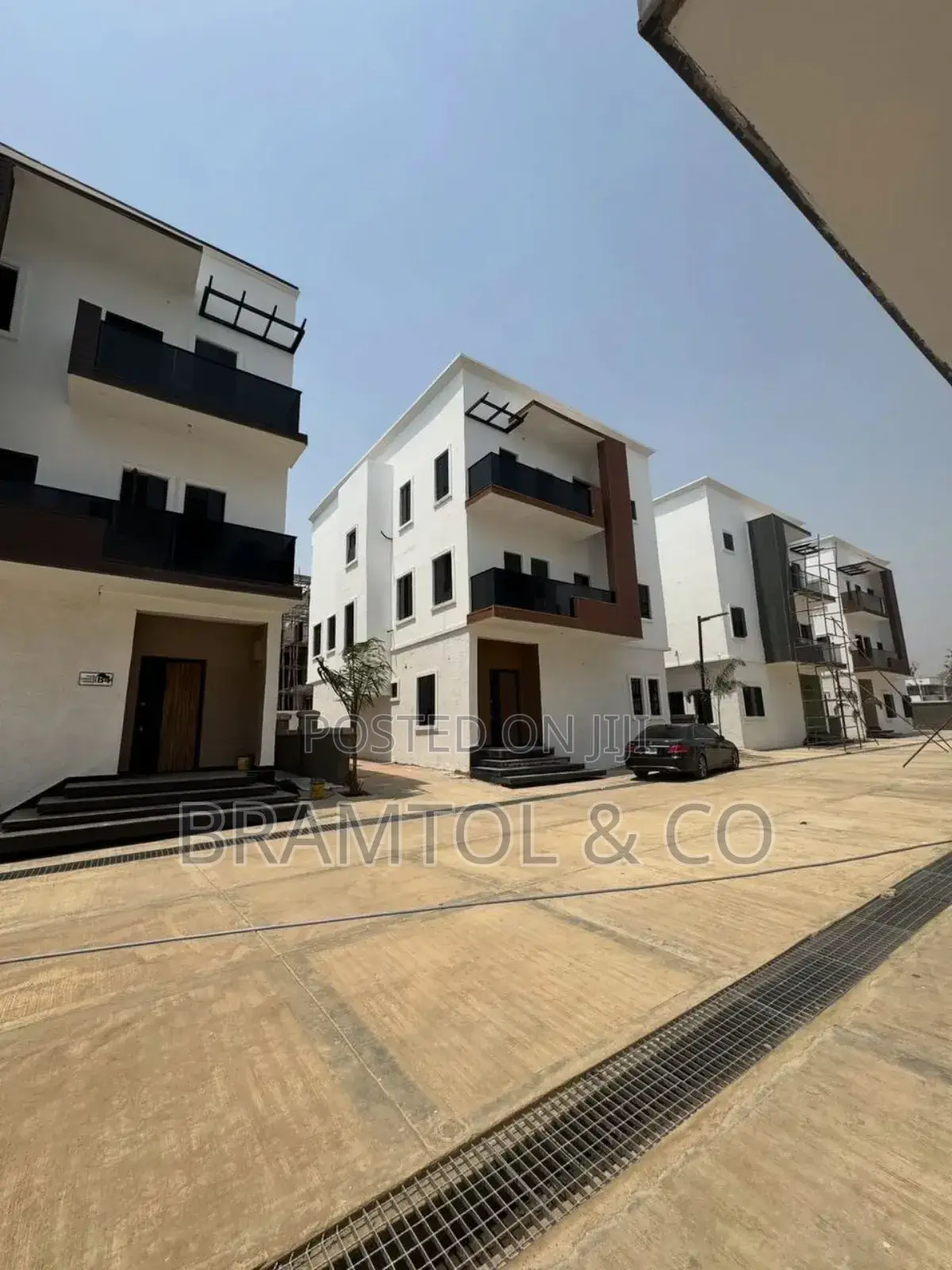 5bdrm Duplex in Jahi for sale in Jahi