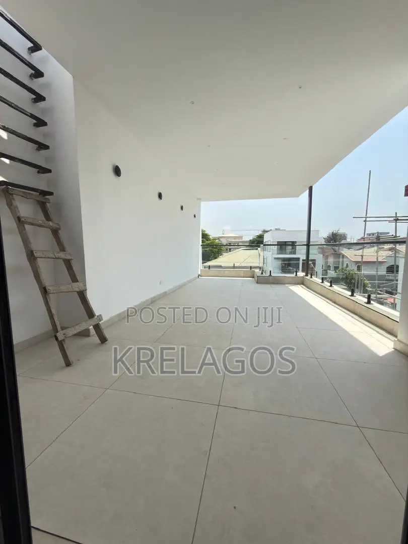 5bdrm Duplex in Lekki Phase 1 for sale in Lekki Phase 1