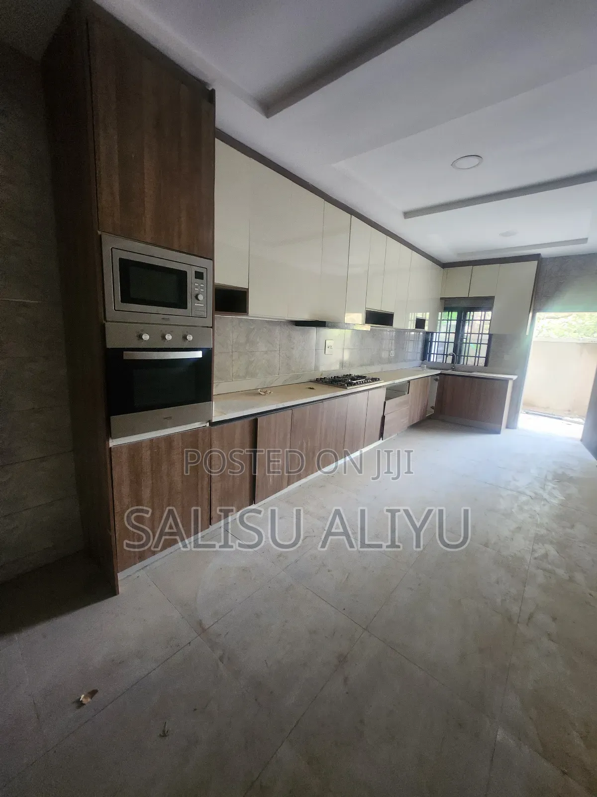 5bdrm Duplex in Life Camp for sale in Life Camp