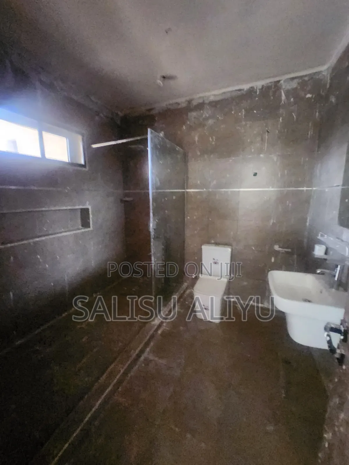 5bdrm Duplex in Life Camp for sale in Life Camp