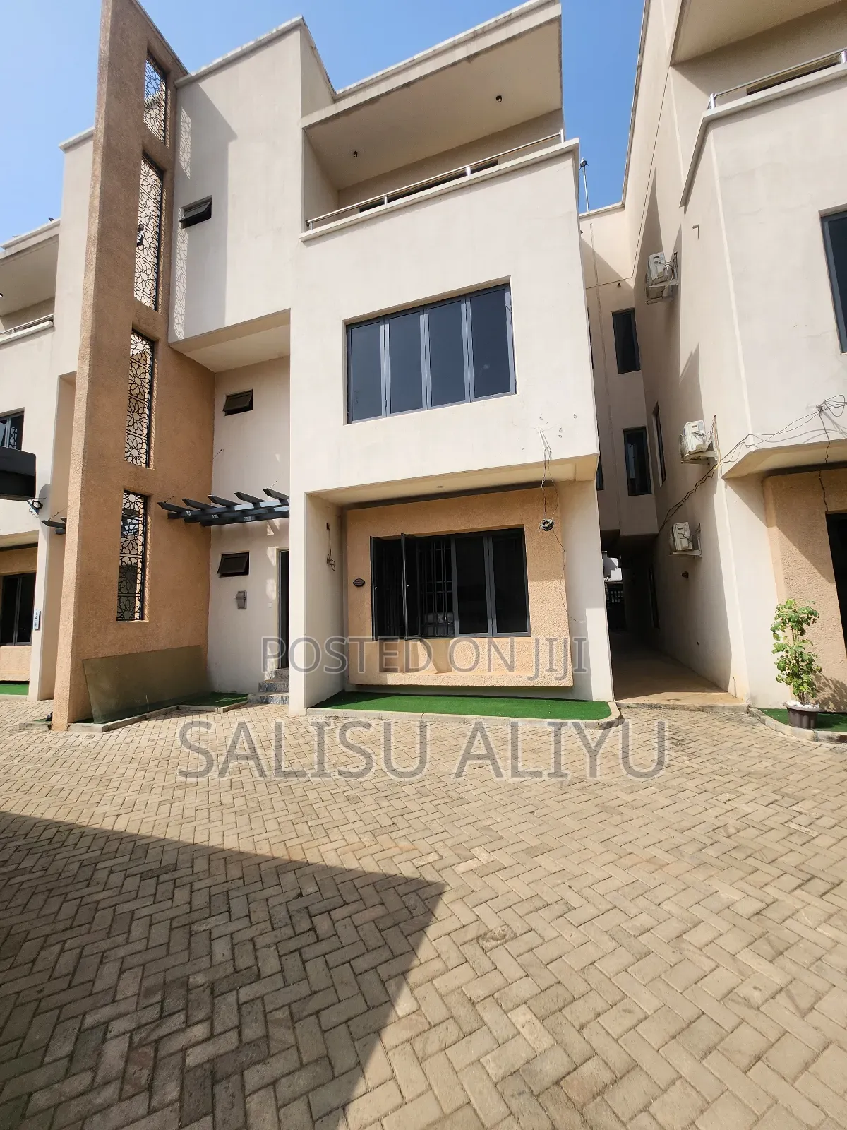 4bdrm Duplex in Life Camp for sale in Life Camp