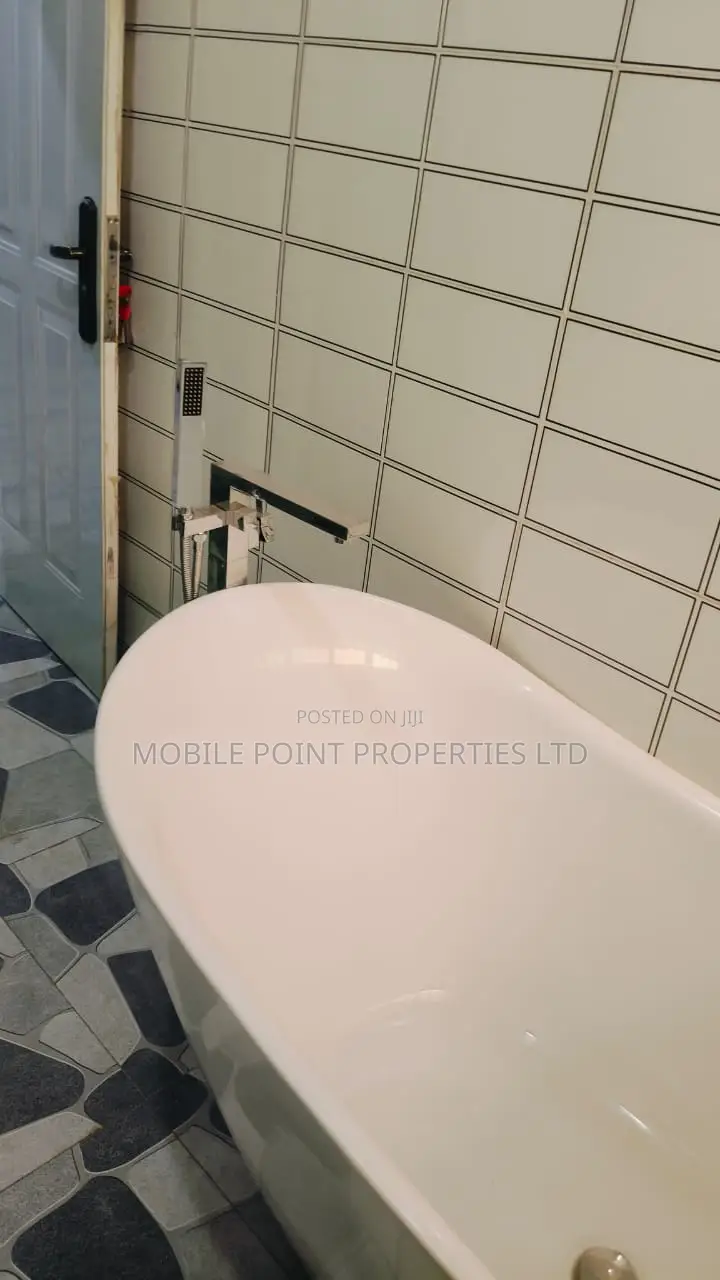 Furnished 4bdrm Apartment in Utako for rent in Utako