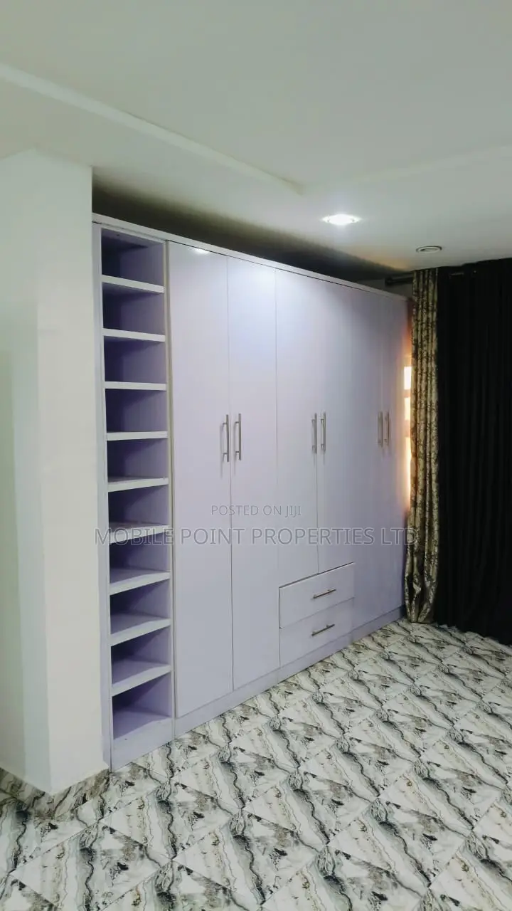 Furnished 4bdrm Apartment in Utako for rent in Utako