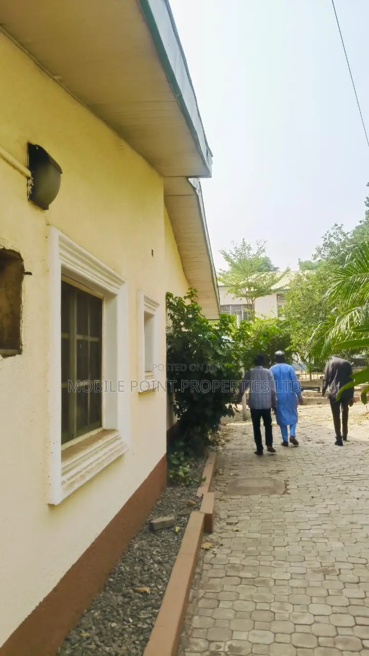 5bdrm Duplex in Apo Resettlement for rent in Apo Resettlement