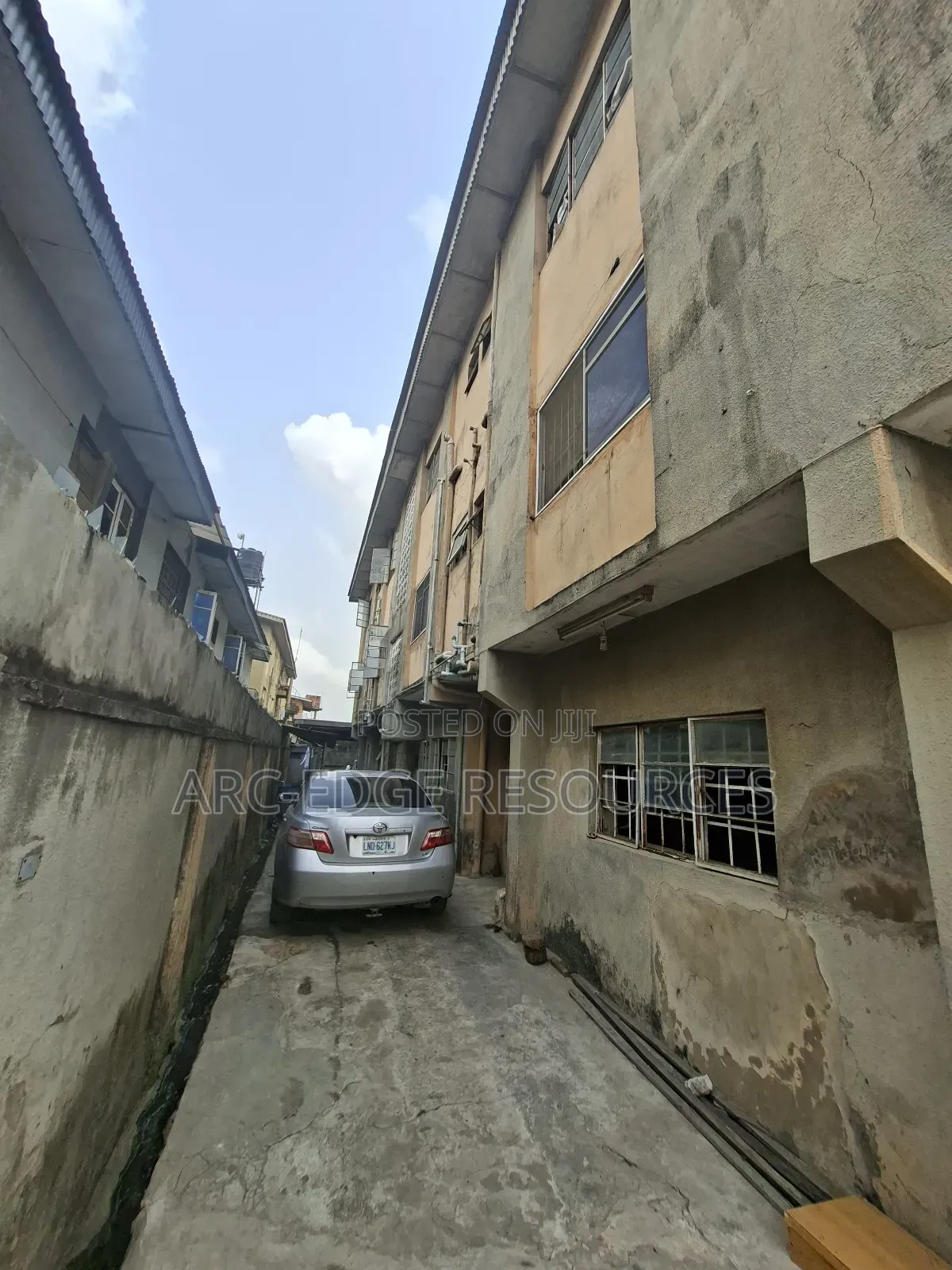 3bdrm Block of Flats in Ago Palace for sale in Ago Palace
