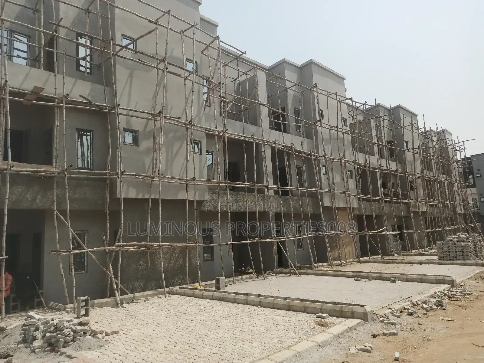 4bdrm Duplex in Tangerine Exquisite, Life Camp for sale in Life Camp