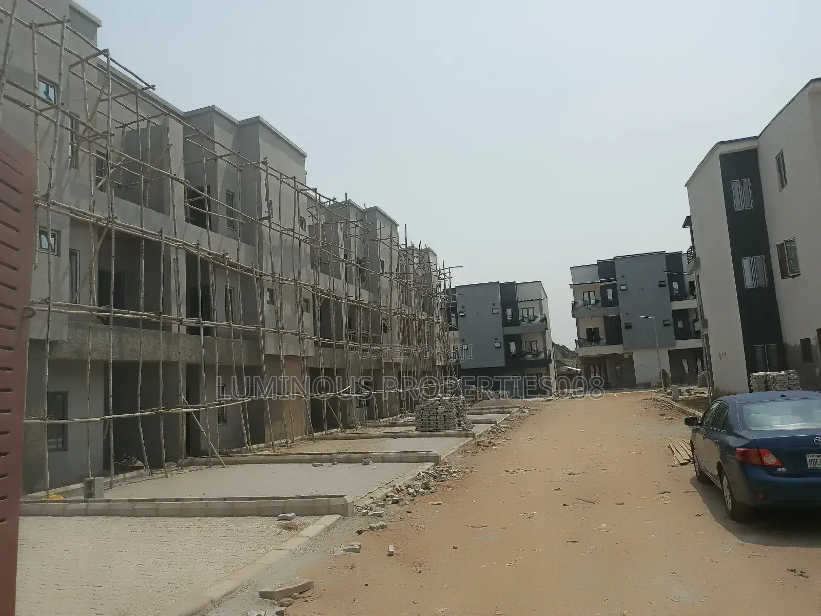 4bdrm Duplex in Tangerine Exquisite, Life Camp for sale in Life Camp