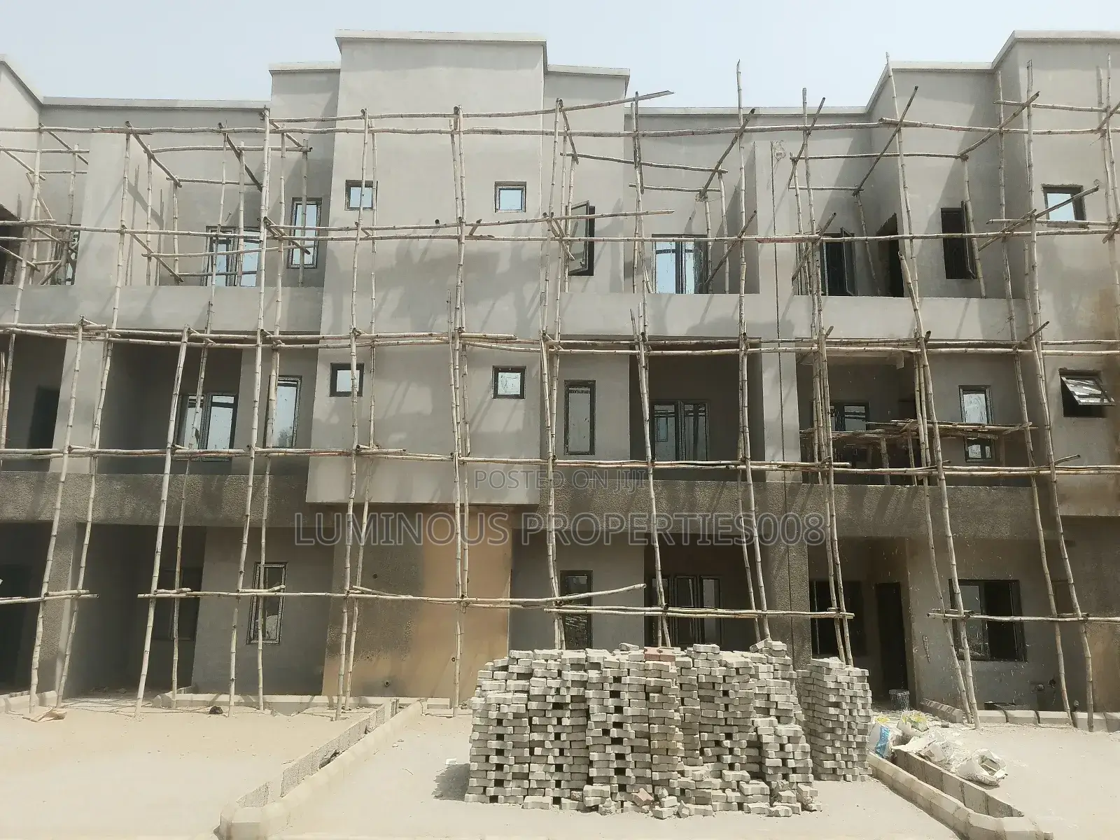 4bdrm Duplex in Tangerine Exquisite, Life Camp for sale in Life Camp