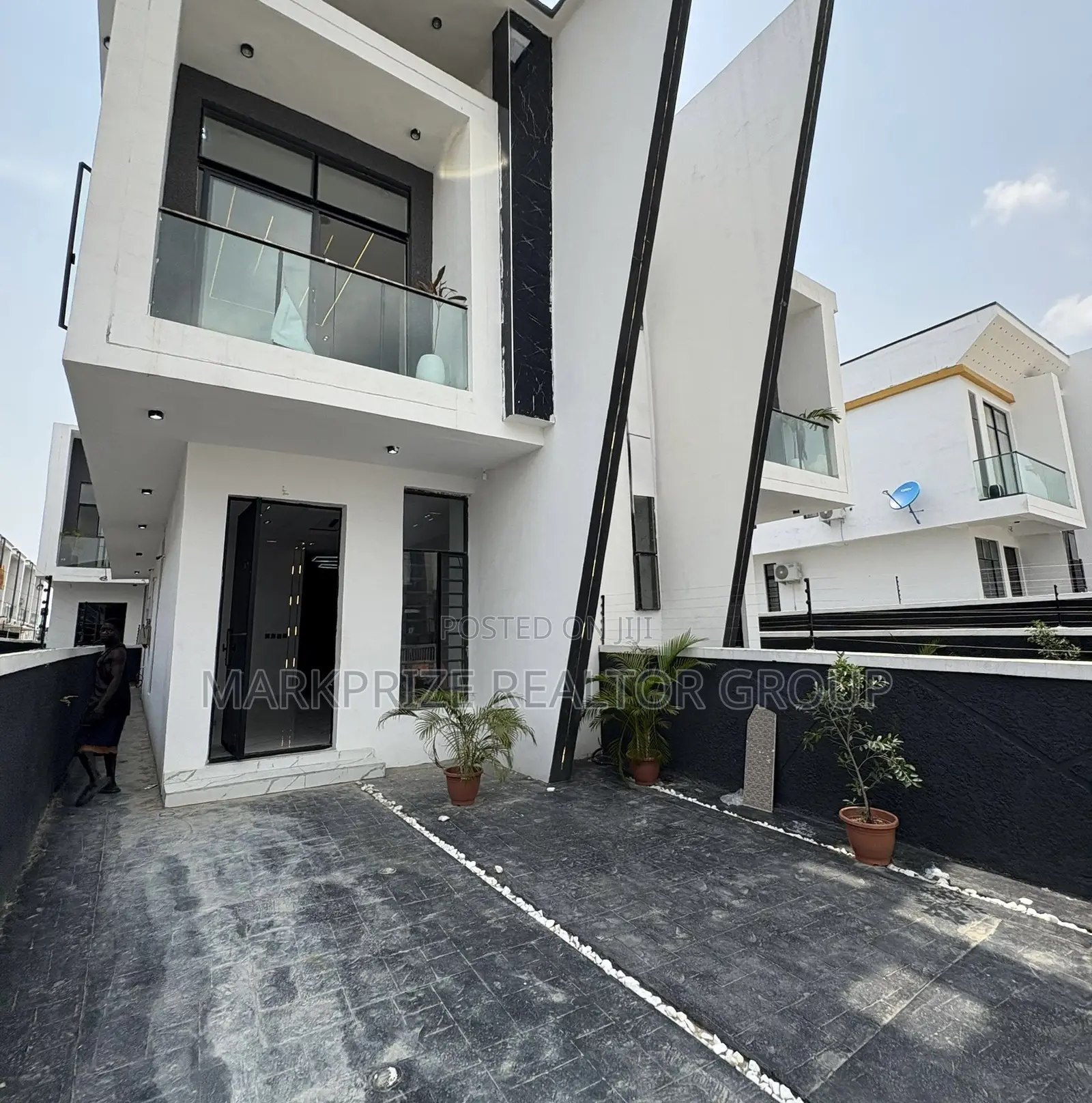 4bdrm Duplex in Ikota Lekki Lagos for sale in Ikota