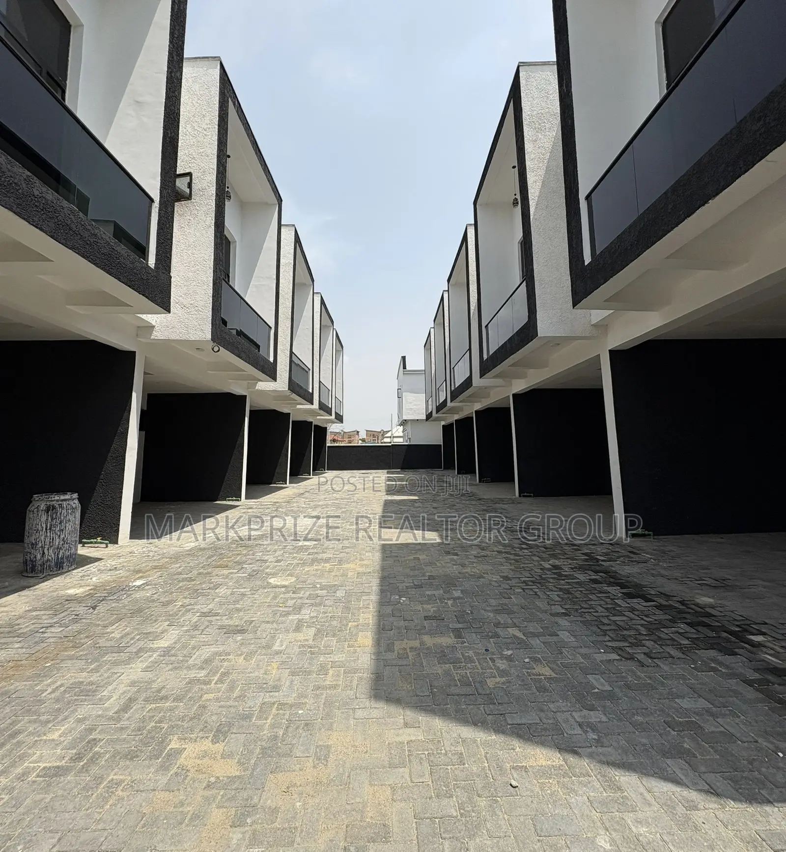 4bdrm Duplex in Ikota Lekki Lagos for sale in Ikota