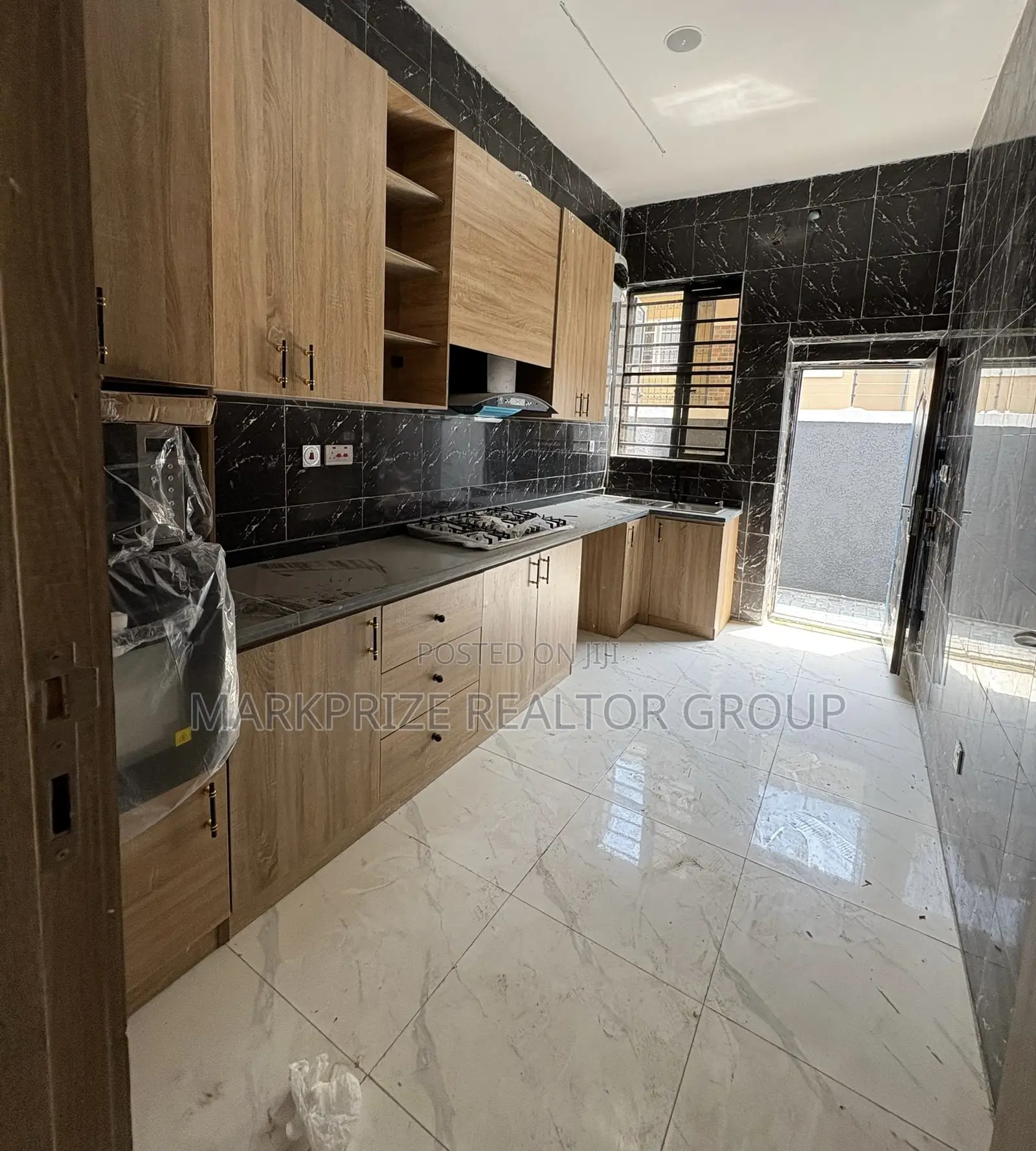 3bdrm Duplex in Ikota Lekki Lagos for sale in Ikota