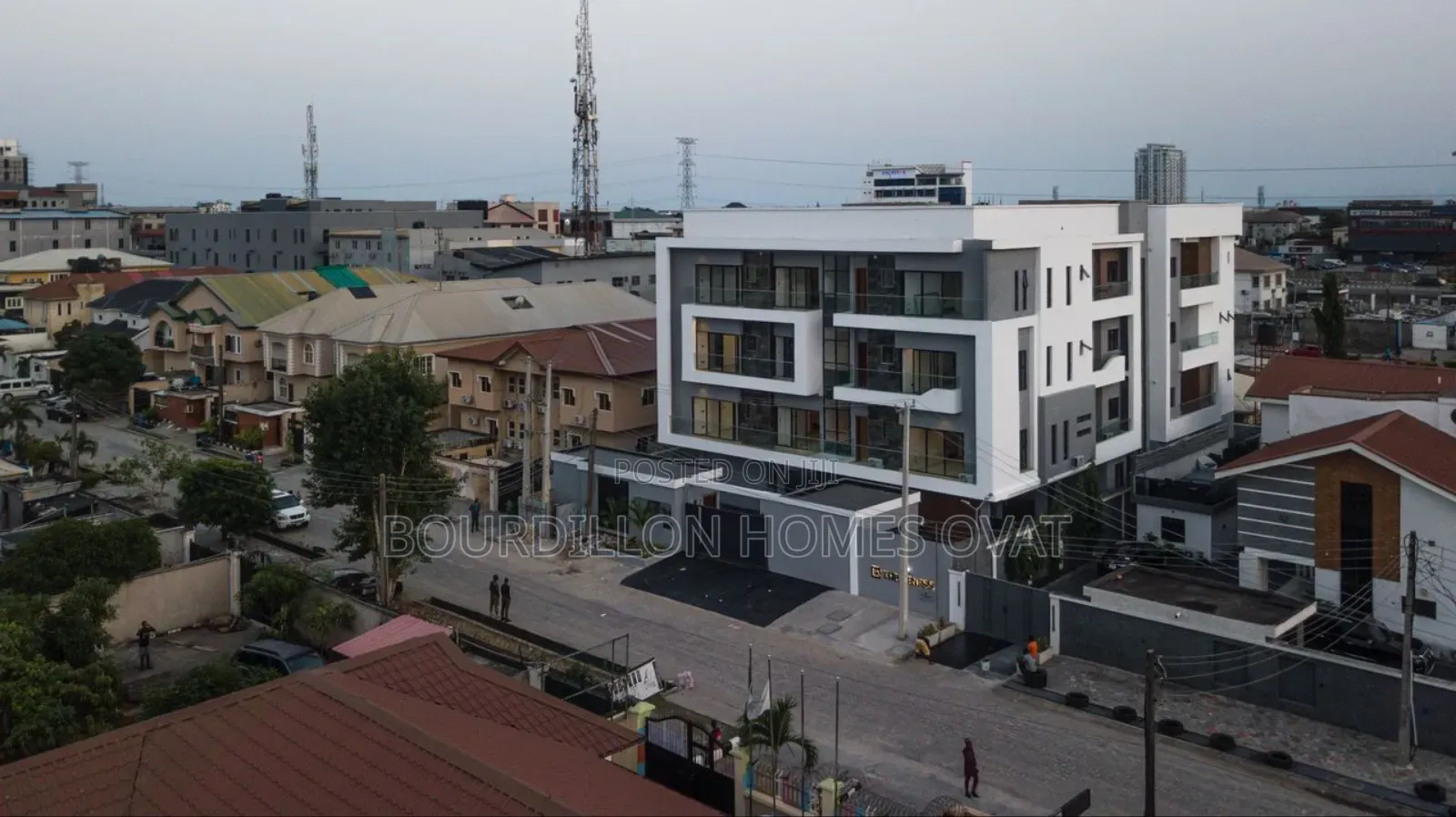 2bdrm Apartment in Lekki Phase 1 Lagos for sale in Lekki Phase 1