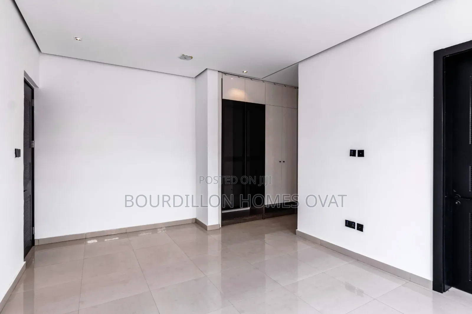2bdrm Apartment in Lekki Phase 1 Lagos for sale in Lekki Phase 1