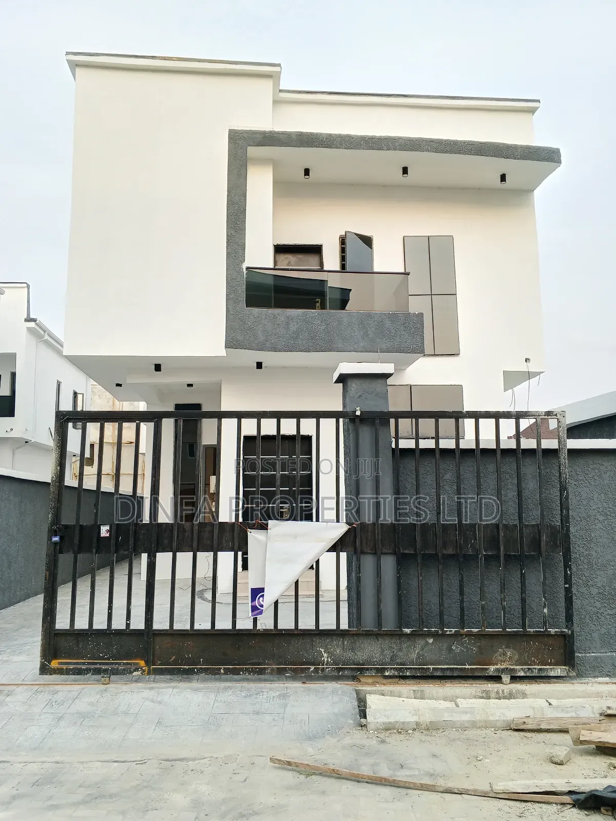 4bdrm Duplex in Alasia, Ajah for sale in Ajah