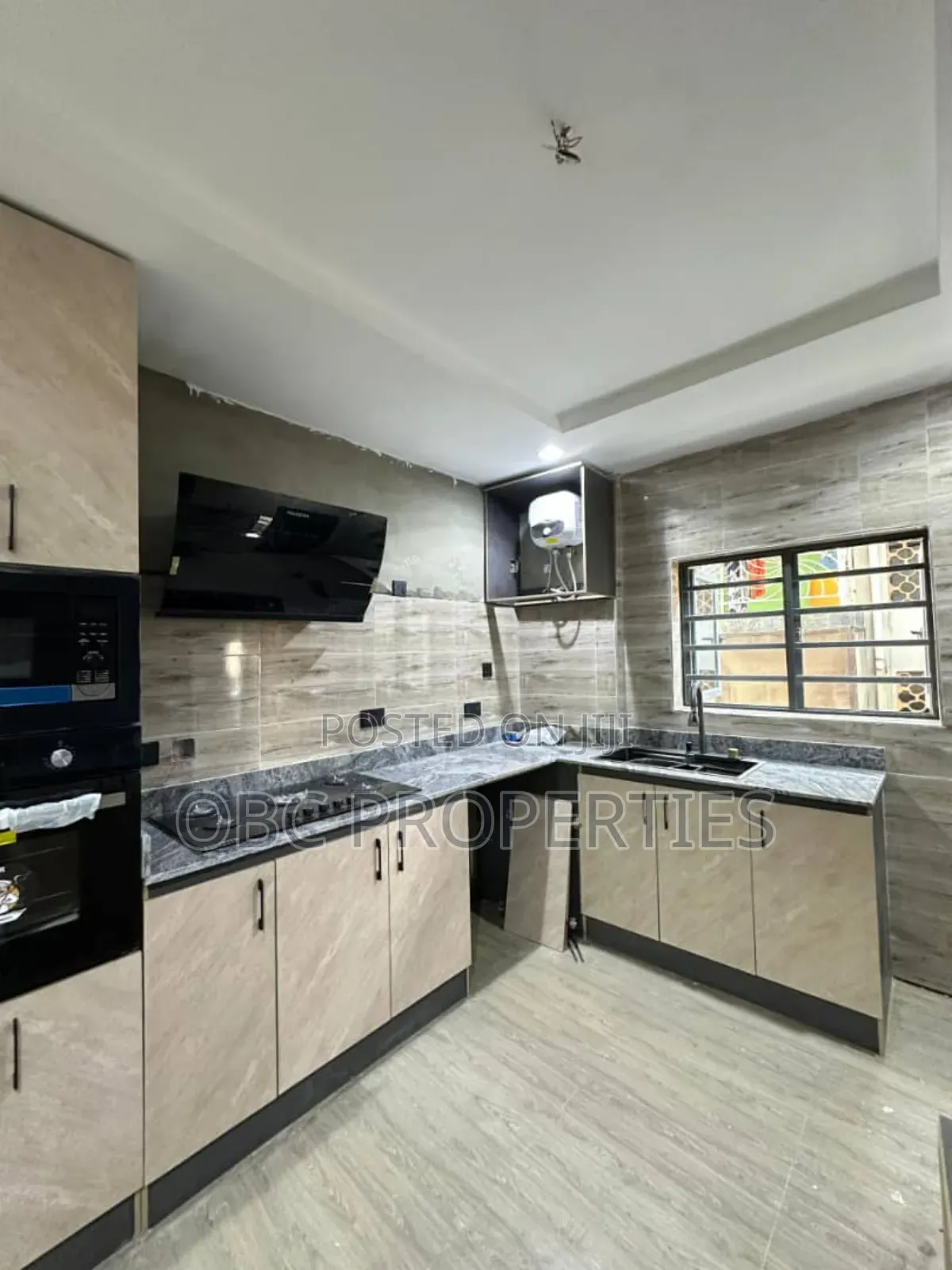 3 Bedrooms Flat With Bq in Akoka