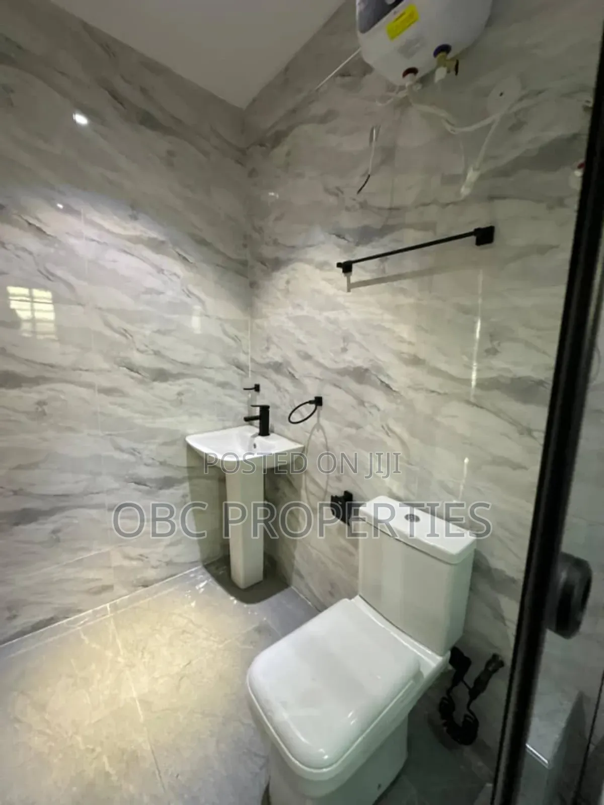 3 Bedrooms Flat With Bq in Akoka