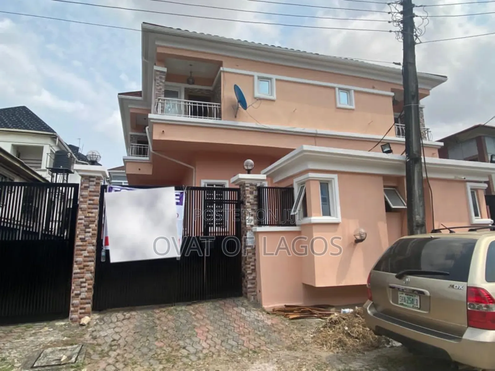 4bdrm Duplex in Ikota Villa Estate for sale in Ikota