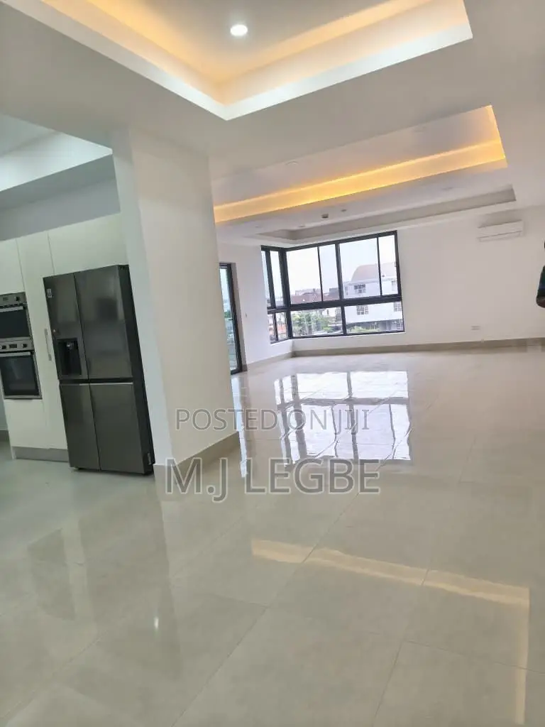 3bdrm Apartment in Phase 1, Lekki for rent in Lekki