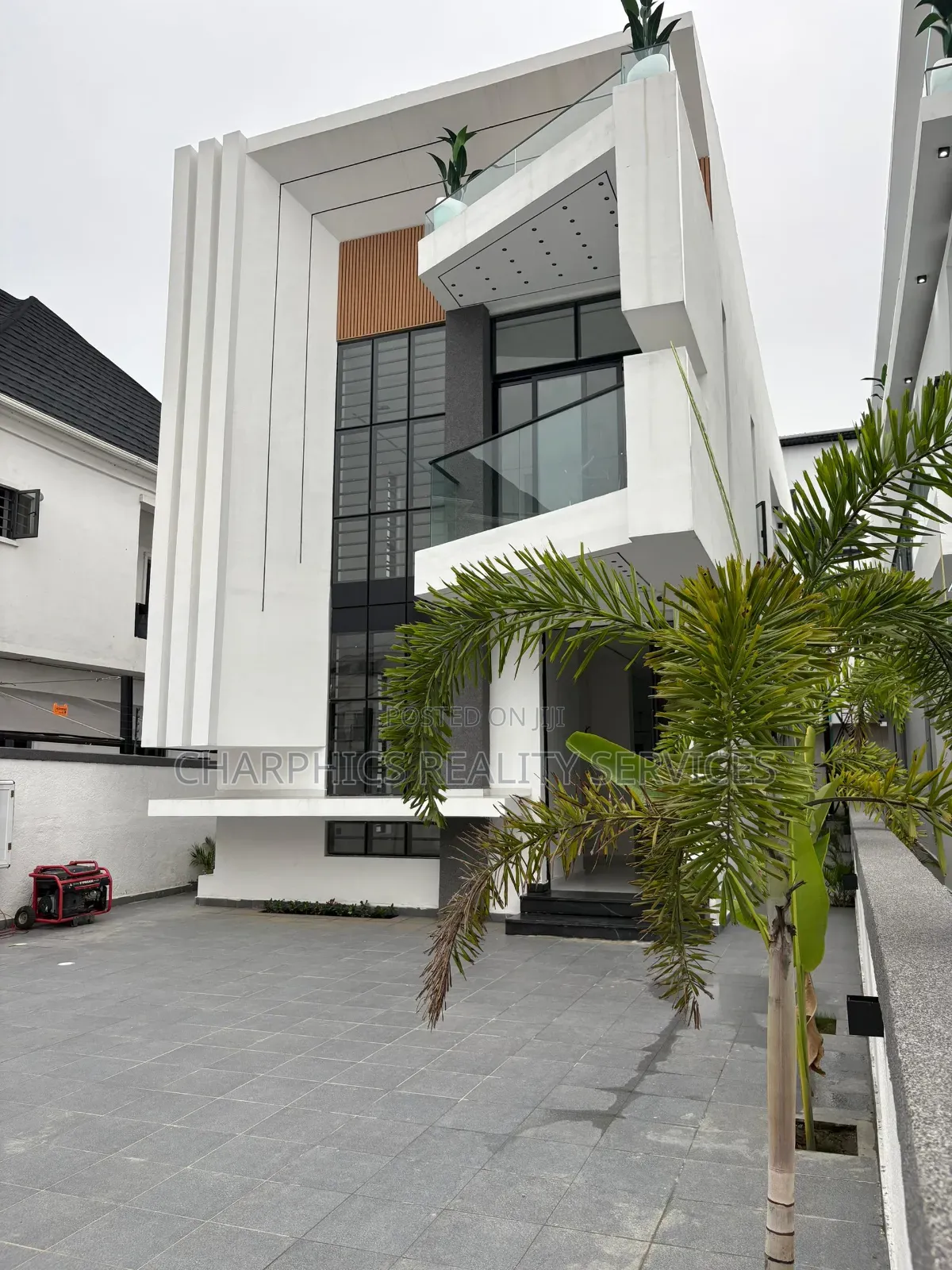 5bdrm Duplex in Lekki Phase 2 for sale in Lekki Phase 2