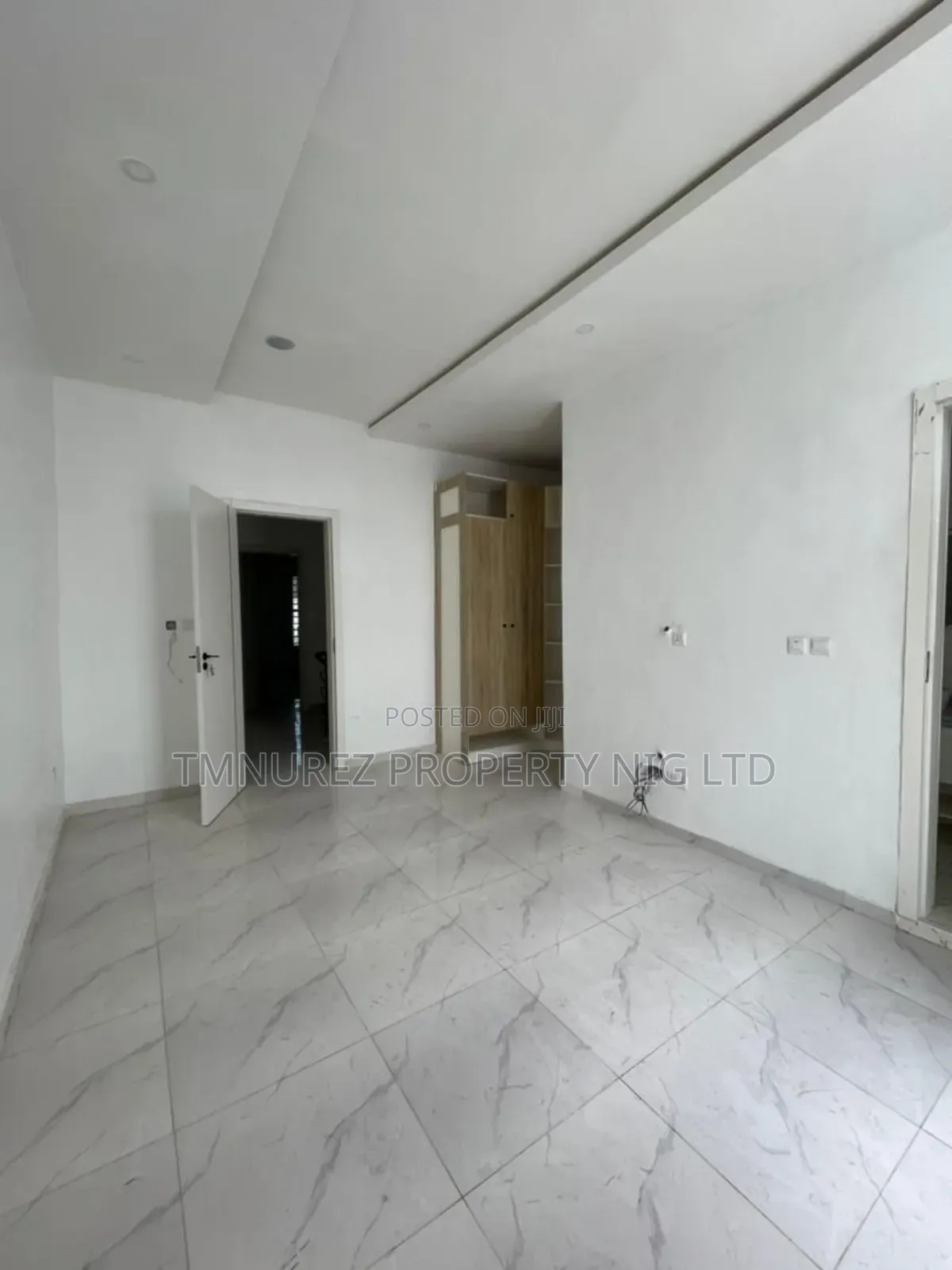 3bdrm Duplex in Orchild Road, Chevron for rent in Chevron