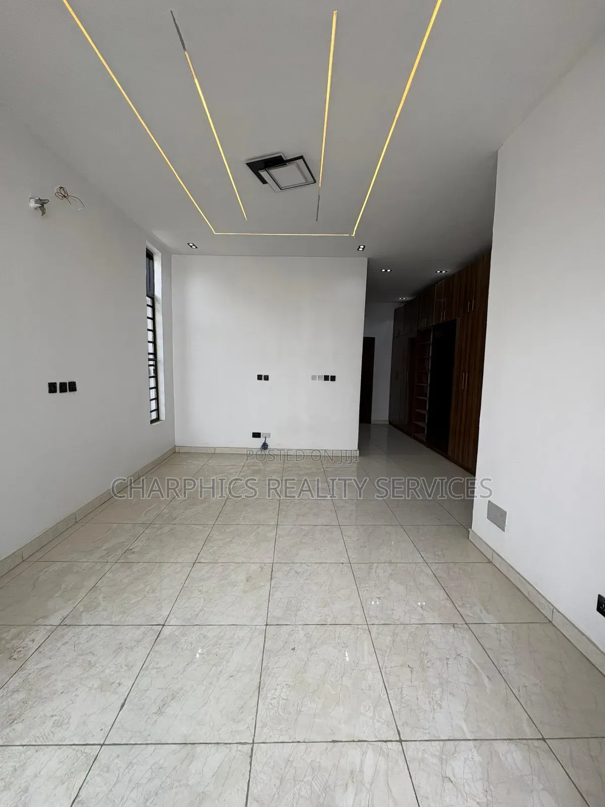 4bdrm Duplex in Ikota for sale in Ikota