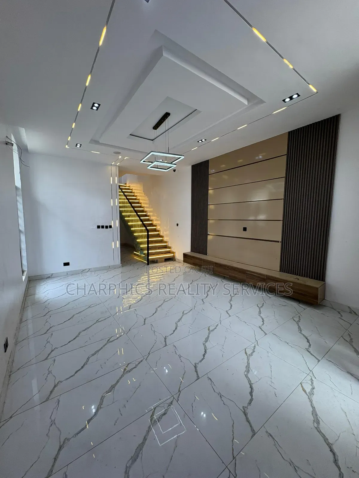 4bdrm Duplex in Ikota for sale in Ikota
