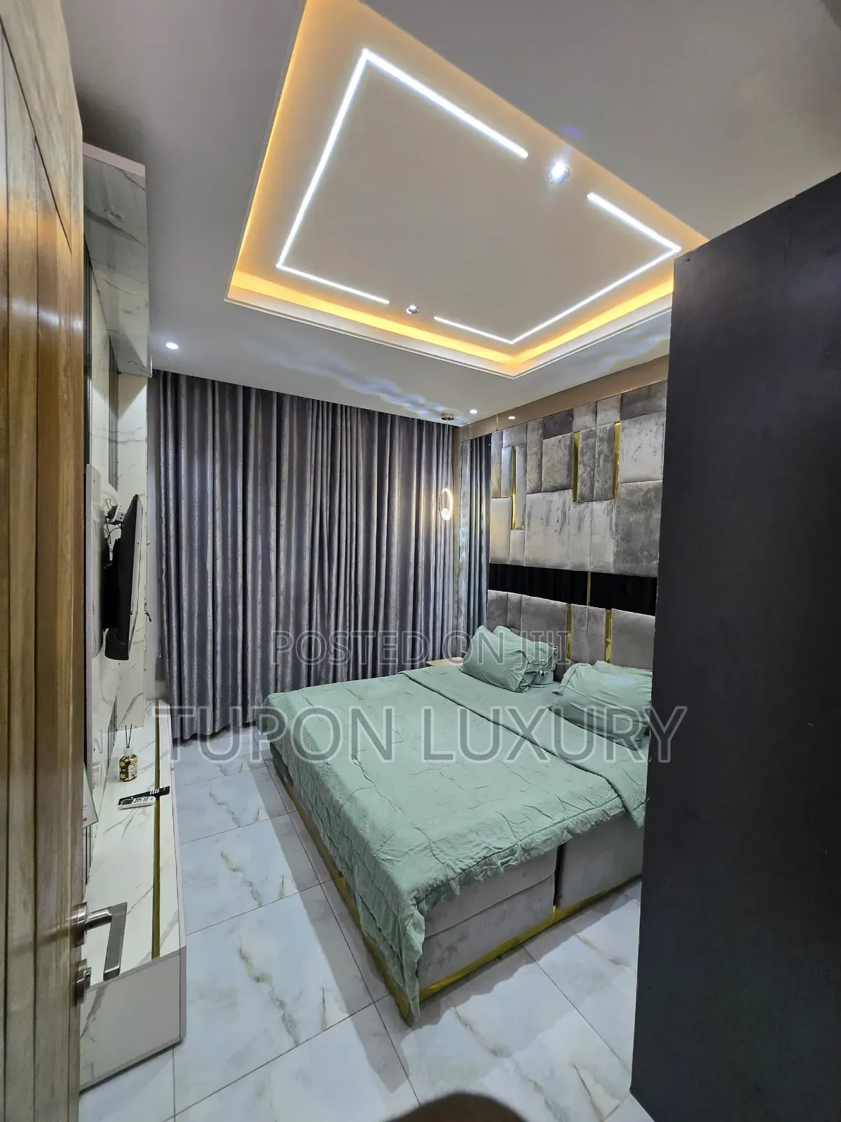 New 1bed With Pool, Ps5 , Oven Etc in Lekki Phase 1