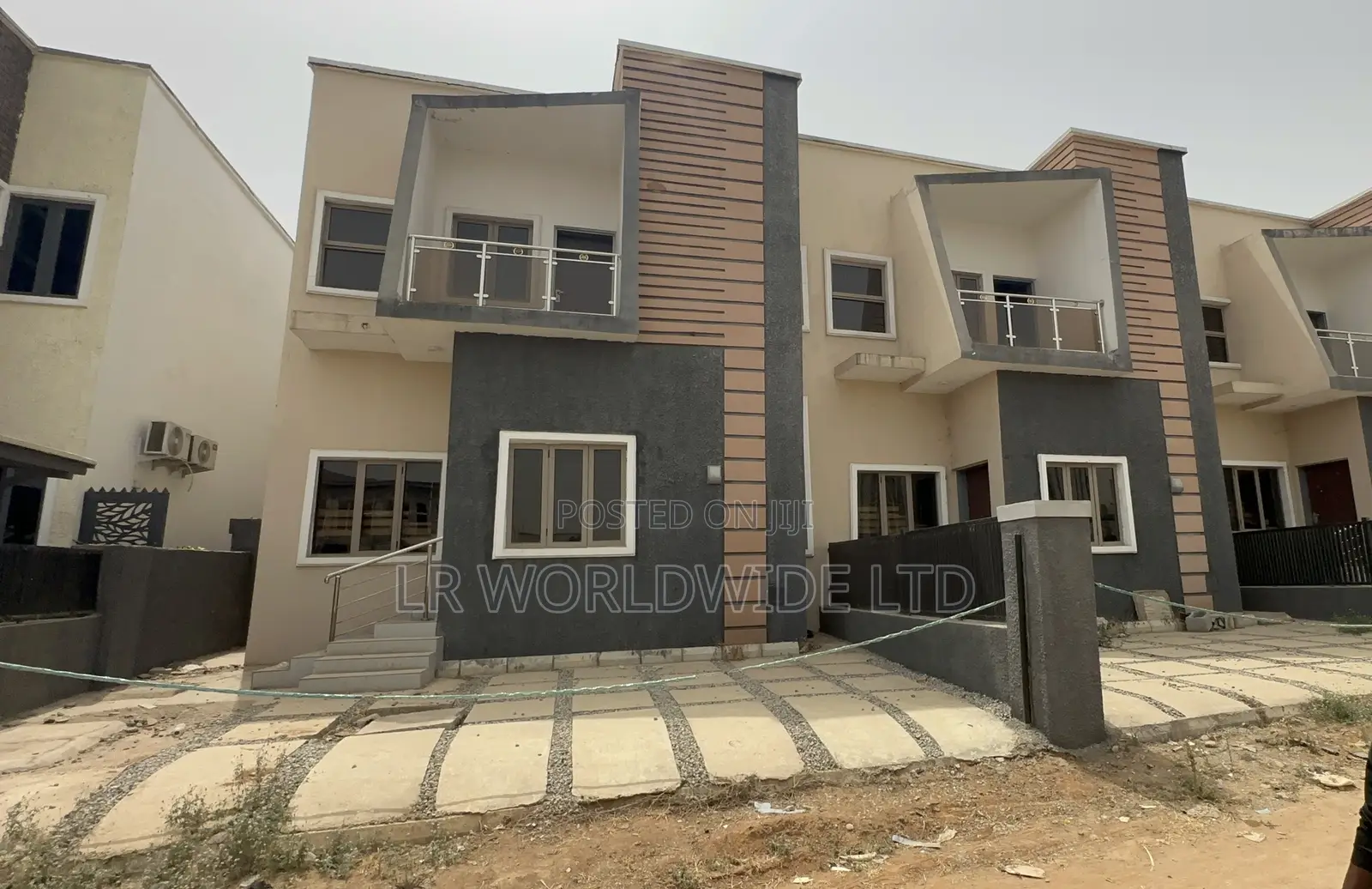 3bdrm Townhouse/Terrace in Mshel, Abuja (Fct) for Sale in Abuja (FCT)