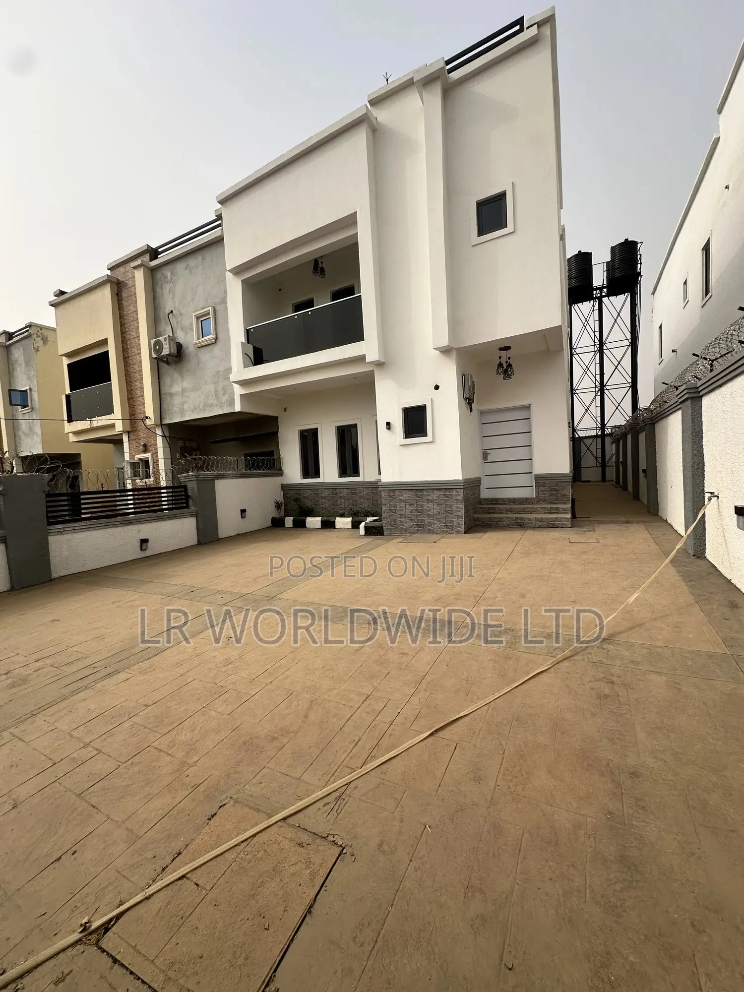 4bdrm Duplex in Lugbe District for sale in Lugbe District