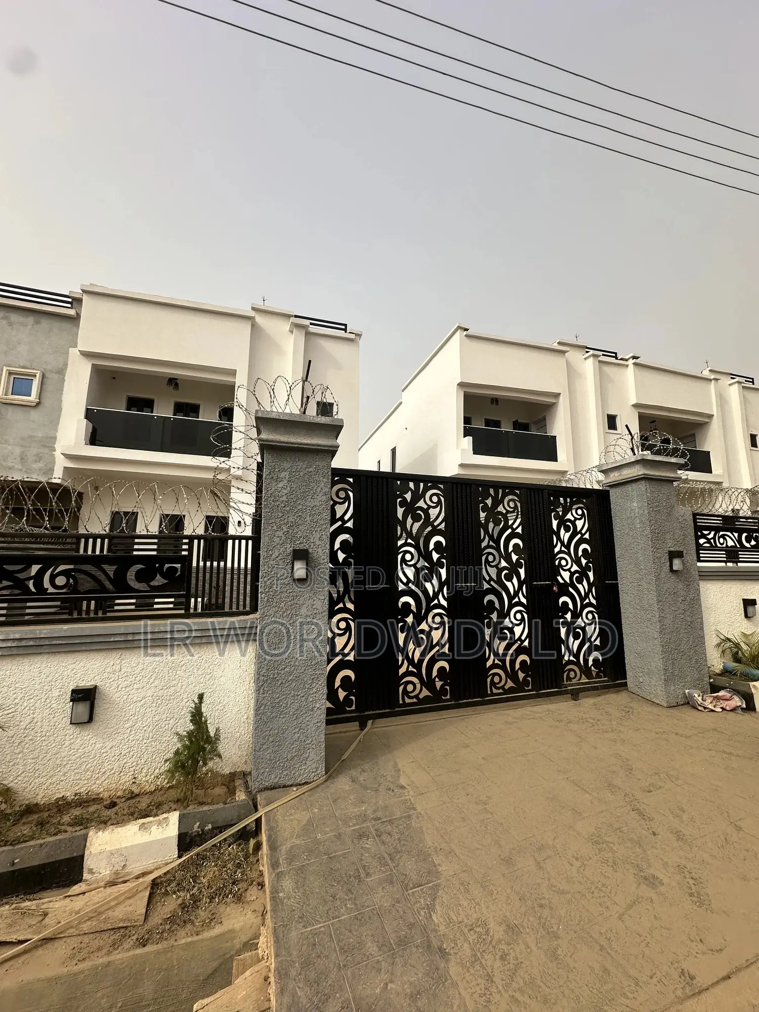 4bdrm Duplex in Lugbe District for sale in Lugbe District