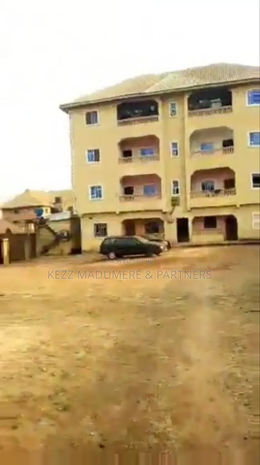 8bdrm Block of Flats in Achara Layout, Enugu for sale in Enugu