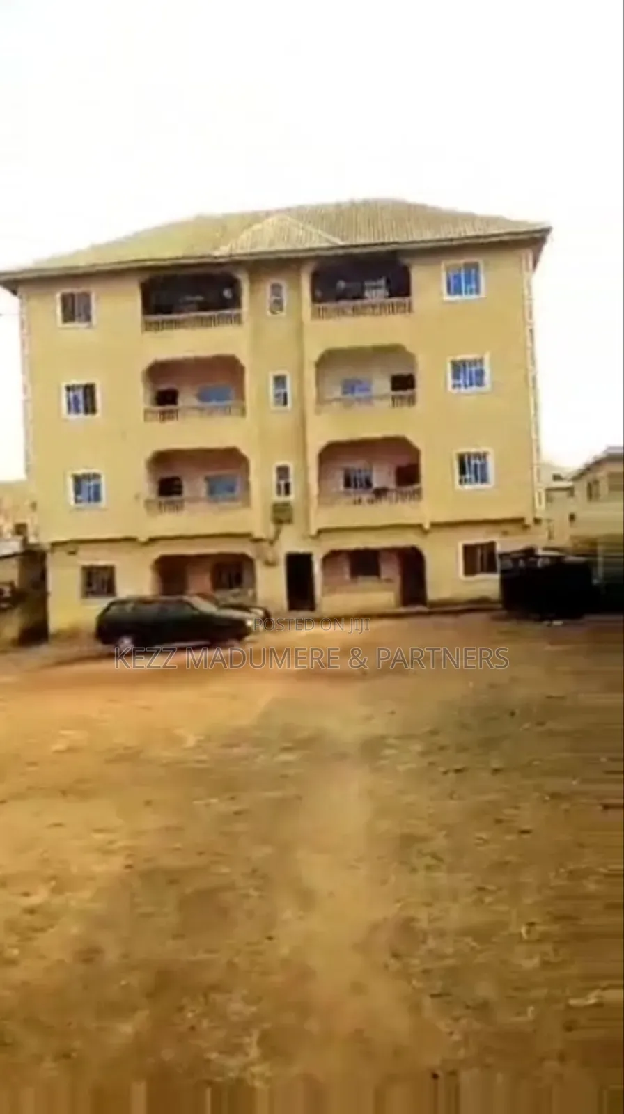8bdrm Block of Flats in Achara Layout, Enugu for sale in Enugu