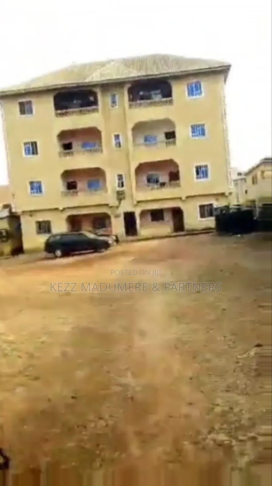 8bdrm Block of Flats in Achara Layout, Enugu for sale in Enugu