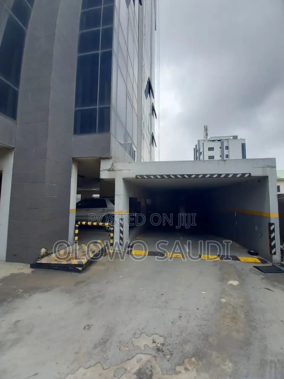 For Sale : A Well Built 9-Floors Office Complex. Vi Lagos in Victoria Island